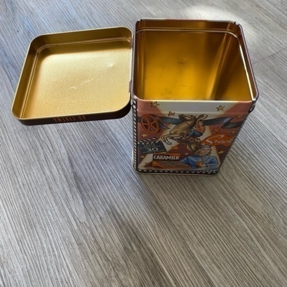 Vintage retro 1970’s CARAMILK collectible tin can with hinged lid. EEUC. - Picture 7 of 7